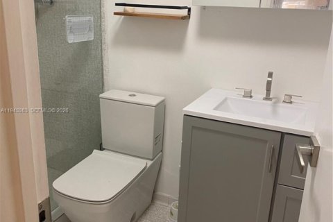 Copropriété à vendre à Bal Harbour, Floride: 2 chambres, 133.22 m2 № 1999596 - photo 6