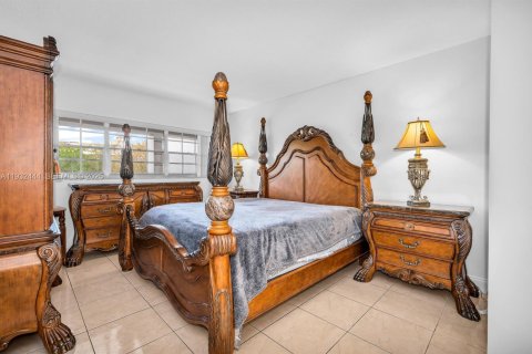 Снять в аренду кондоминиум в Помпано-Бич, Флорида 2 спальни, 98.85м2, № 2077017 - фото 7