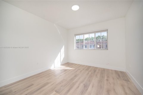 Touwnhouse à vendre à Miramar, Floride: 3 chambres, 134.71 m2 № 1794698 - photo 22