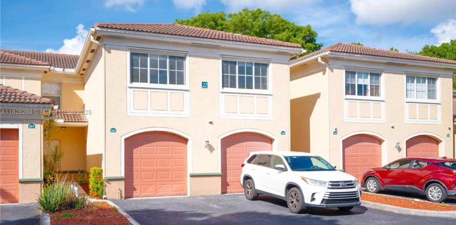 Adosado en Miramar, Florida 3 dormitorios, 134.71 m2 № 1794698