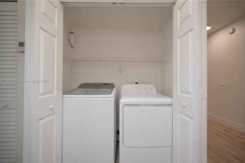 Touwnhouse à vendre à Miramar, Floride: 3 chambres, 134.71 m2 № 1794698 - photo 21