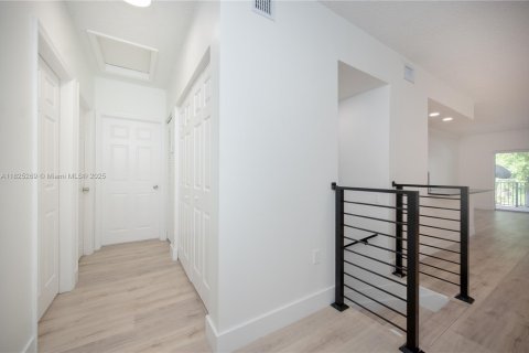 Touwnhouse à vendre à Miramar, Floride: 3 chambres, 134.71 m2 № 1794698 - photo 18