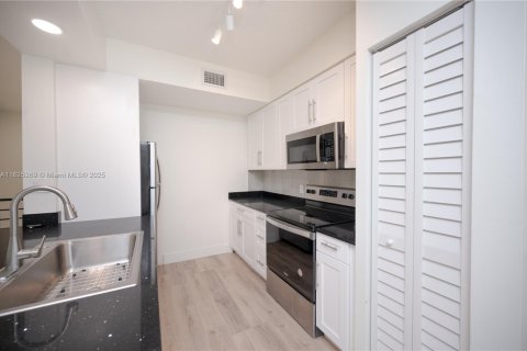 Touwnhouse à vendre à Miramar, Floride: 3 chambres, 134.71 m2 № 1794698 - photo 8