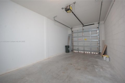 Touwnhouse à vendre à Miramar, Floride: 3 chambres, 134.71 m2 № 1794698 - photo 16