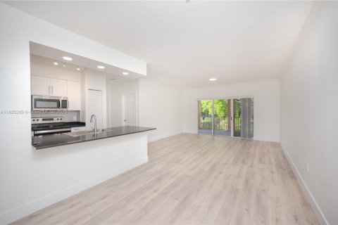 Touwnhouse à vendre à Miramar, Floride: 3 chambres, 134.71 m2 № 1794698 - photo 10