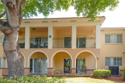 Touwnhouse à vendre à Miramar, Floride: 3 chambres, 134.71 m2 № 1794698 - photo 2