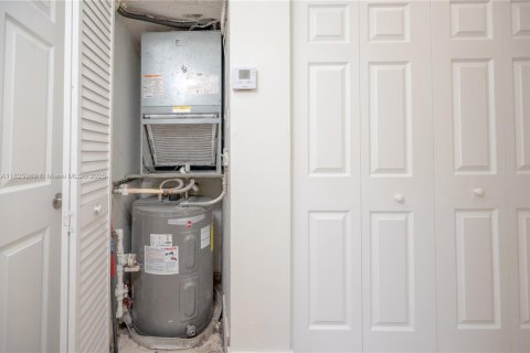 Touwnhouse à vendre à Miramar, Floride: 3 chambres, 134.71 m2 № 1794698 - photo 19