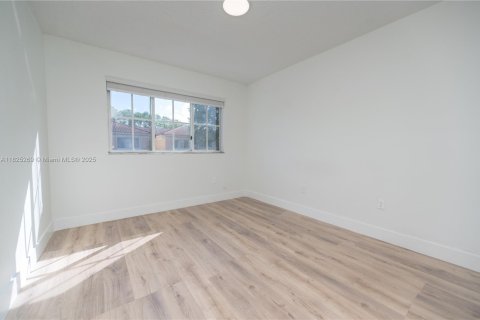 Touwnhouse à vendre à Miramar, Floride: 3 chambres, 134.71 m2 № 1794698 - photo 24