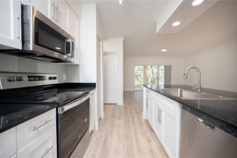 Touwnhouse à vendre à Miramar, Floride: 3 chambres, 134.71 m2 № 1794698 - photo 7