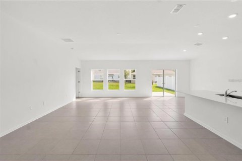 Villa ou maison à louer à Kissimmee, Floride: 4 chambres, 179.86 m2 № 2413573 - photo 8