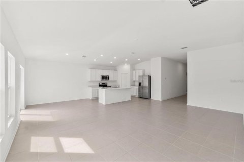 Villa ou maison à louer à Kissimmee, Floride: 4 chambres, 179.86 m2 № 2413573 - photo 6