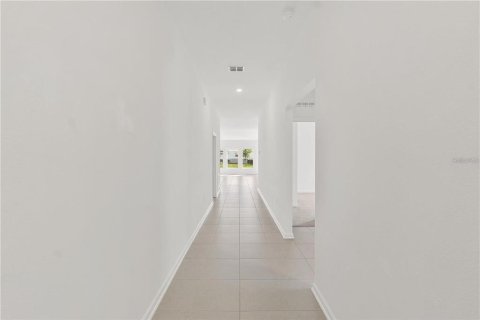 Villa ou maison à louer à Kissimmee, Floride: 4 chambres, 179.86 m2 № 2413573 - photo 9