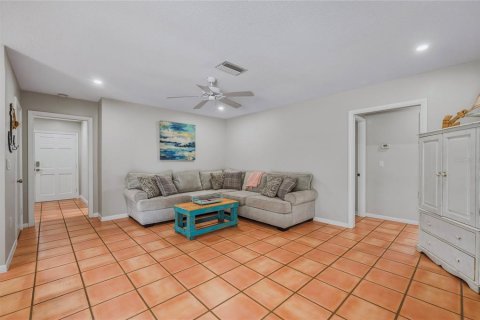 House in Bradenton, Florida 4 bedrooms, 185.34 sq.m. № 2101584 - photo 14