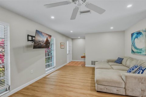 House in Bradenton, Florida 4 bedrooms, 185.34 sq.m. № 2101584 - photo 8
