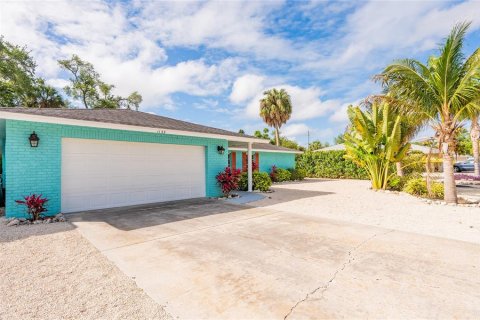 House in Bradenton, Florida 4 bedrooms, 185.34 sq.m. № 2101584 - photo 2