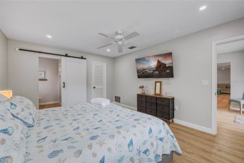 House in Bradenton, Florida 4 bedrooms, 185.34 sq.m. № 2101584 - photo 17