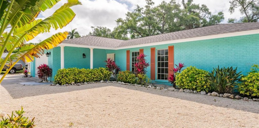House in Bradenton, Florida 4 bedrooms, 185.34 sq.m. № 2101584