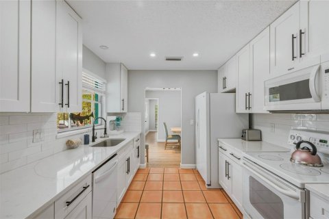 House in Bradenton, Florida 4 bedrooms, 185.34 sq.m. № 2101584 - photo 12