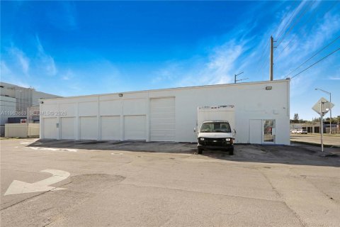 Immobilier commercial à Miami, Floride № 2081039