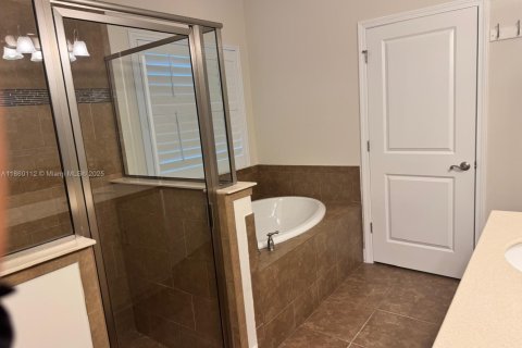House in Jacksonville, Florida 3 bedrooms, 203.83 sq.m. № 1886627 - photo 12