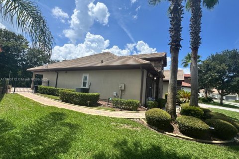 House in Jacksonville, Florida 3 bedrooms, 203.83 sq.m. № 1886627 - photo 2