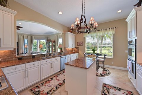 Villa ou maison à vendre à Bradenton, Floride: 5 chambres, 341.23 m2 № 2426953 - photo 15