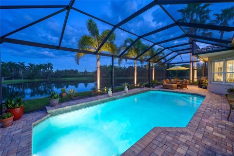Villa ou maison à vendre à Bradenton, Floride: 5 chambres, 341.23 m2 № 2426953 - photo 2