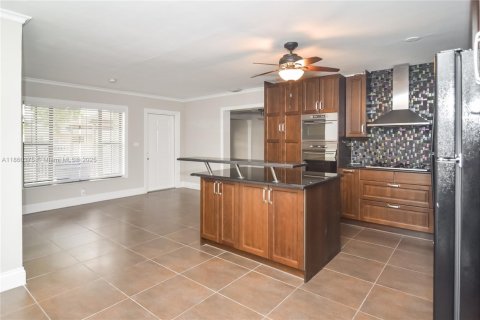 Casa en alquiler en Miami Gardens, Florida, 3 dormitorios, 144.65 m2 № 1887742 - foto 9