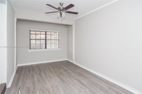 Casa en alquiler en Miami Gardens, Florida, 3 dormitorios, 144.65 m2 № 1887742 - foto 10