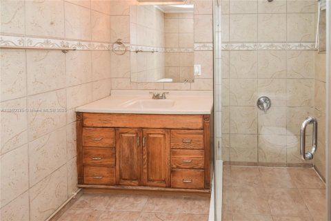 Casa en alquiler en Miami Gardens, Florida, 3 dormitorios, 144.65 m2 № 1887742 - foto 13