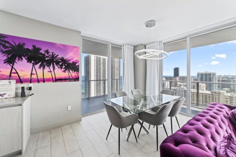 Copropriété à louer à Hollywood, Floride: 2 chambres, 98.48 m2 № 1863153 - photo 7