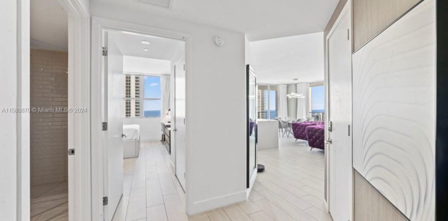 Condo à Hollywood, Floride, 2 chambres  № 1863153