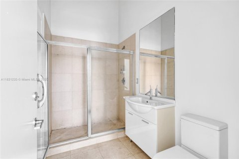 Купить кондоминиум в Майами, Флорида 2 спальни, 116.59м2, № 1818403 - фото 28