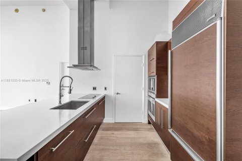 Купить кондоминиум в Майами, Флорида 2 спальни, 116.59м2, № 1818403 - фото 18