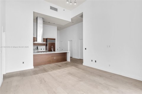 Купить кондоминиум в Майами, Флорида 2 спальни, 116.59м2, № 1818403 - фото 16