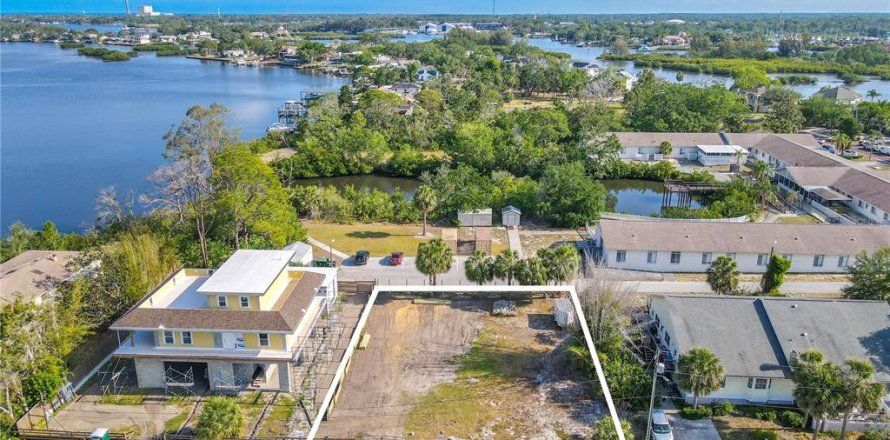 Land in Tarpon Springs, Florida № 1720336