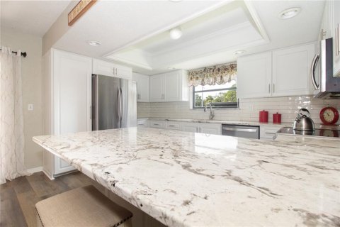 Townhouse in Seminole, Florida 2 bedrooms, 145.3 sq.m. № 1552844 - photo 7