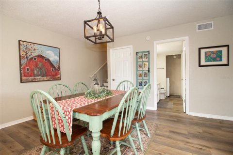 Townhouse in Seminole, Florida 2 bedrooms, 145.3 sq.m. № 1552844 - photo 11