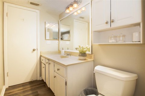 Townhouse in Seminole, Florida 2 bedrooms, 145.3 sq.m. № 1552844 - photo 26