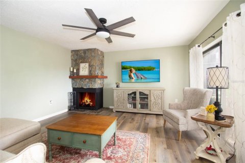 Townhouse in Seminole, Florida 2 bedrooms, 145.3 sq.m. № 1552844 - photo 14