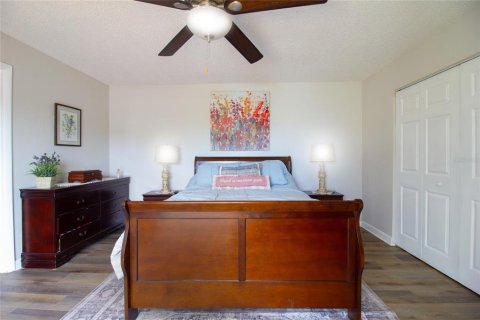 Townhouse in Seminole, Florida 2 bedrooms, 145.3 sq.m. № 1552844 - photo 19