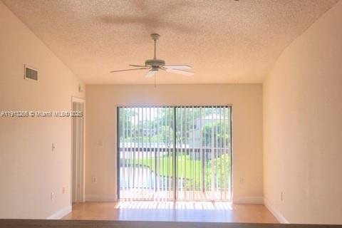 Снять в аренду кондоминиум в Санрайз, Флорида 2 спальни, 91.6м2, № 1969536 - фото 3