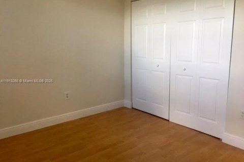 Снять в аренду кондоминиум в Санрайз, Флорида 2 спальни, 91.6м2, № 1969536 - фото 10