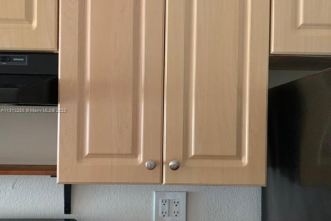 Снять в аренду кондоминиум в Санрайз, Флорида 2 спальни, 91.6м2, № 1969536 - фото 19