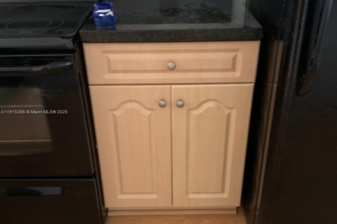 Снять в аренду кондоминиум в Санрайз, Флорида 2 спальни, 91.6м2, № 1969536 - фото 18