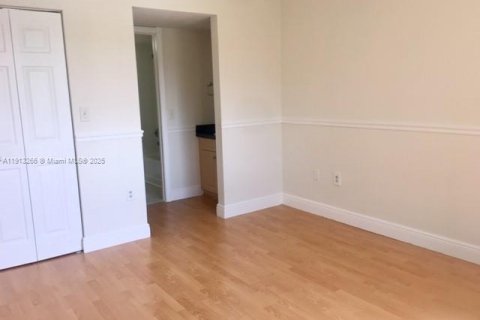 Снять в аренду кондоминиум в Санрайз, Флорида 2 спальни, 91.6м2, № 1969536 - фото 23