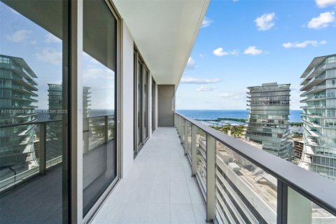 Condo in Miami, Florida, 2 bedrooms  № 1862201 - photo 1