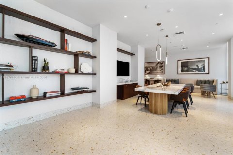 Condo in Miami, Florida, 2 bedrooms  № 1862201 - photo 23