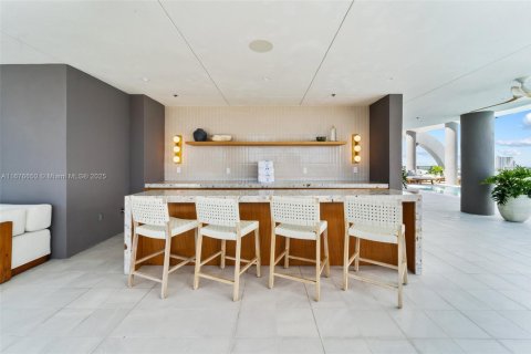 Condo in Miami, Florida, 2 bedrooms  № 1862201 - photo 14