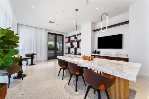Condo in Miami, Florida, 2 bedrooms  № 1862201 - photo 22